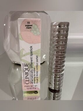 Clinique Dramatically Different Lipstick Shaping Lip Colour — Sugared Maple NWT
